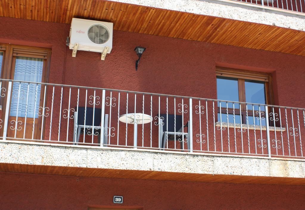 Apartamento Avenida Ainsa Exterior photo